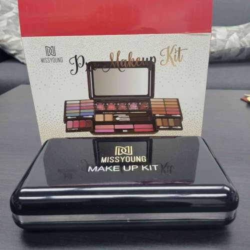 Miss Young Pro Makeup Kit