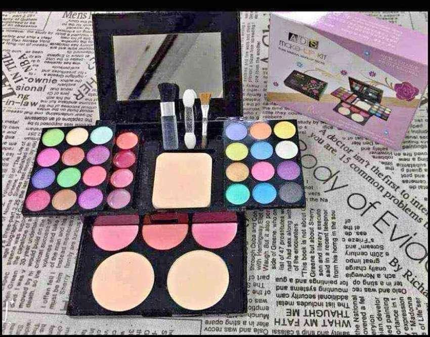 Mini makeup