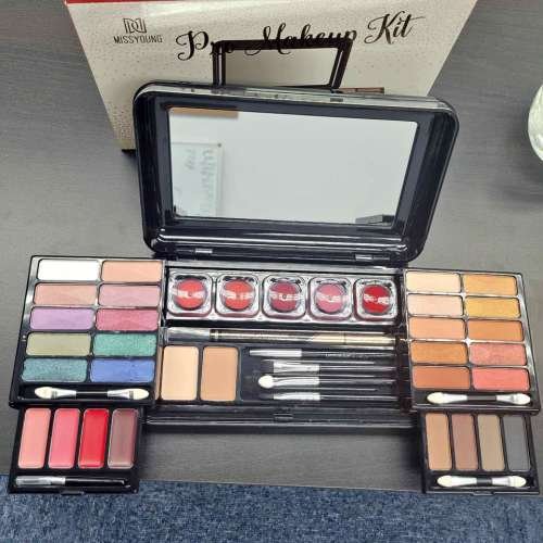 Miss Young Pro Makeup Kit