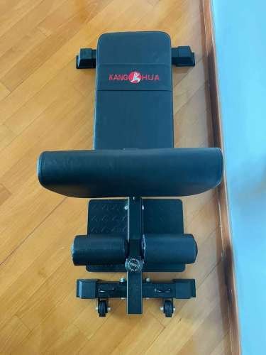 Squat machine