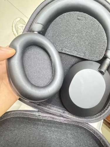 SONY WH1000XM5 earphone