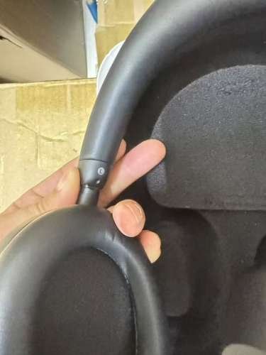 SONY WH1000XM5 earphone