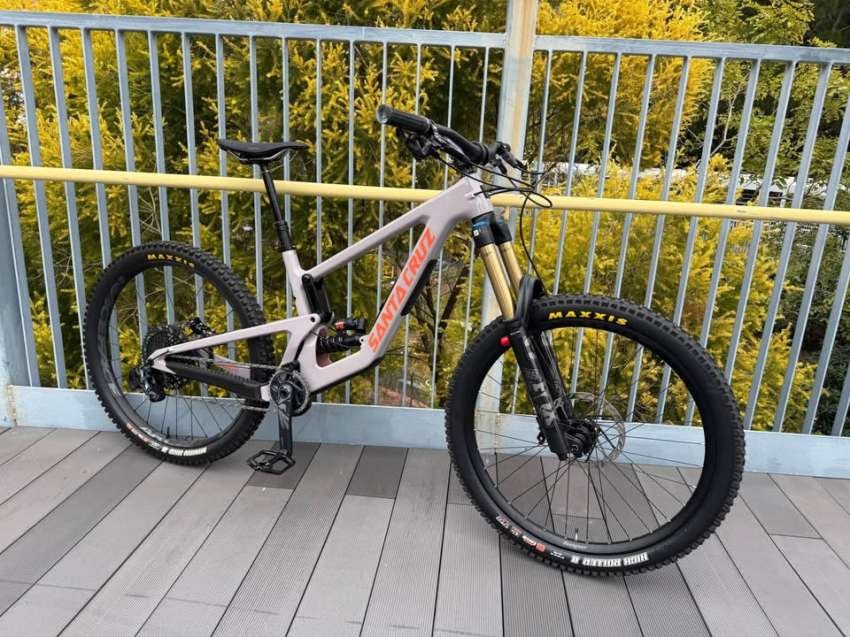 Santa Cruz Nomad V6 Bicycles