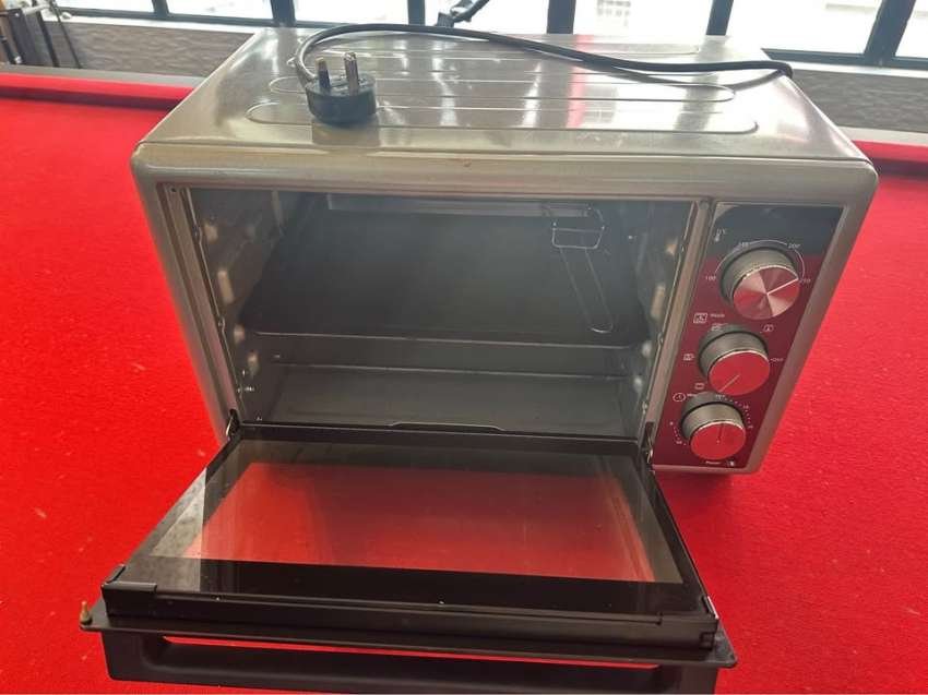 Color Red Steam Oven Brand name DESI pick up only  ALLWAY GARDEN 16 On yat stre