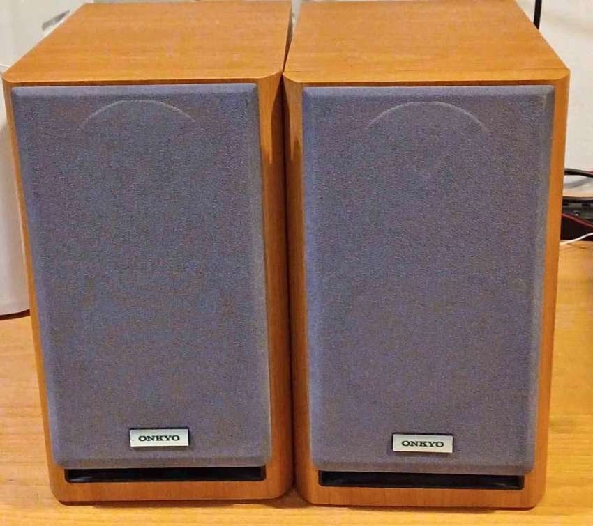  Onkyo bookself speakers