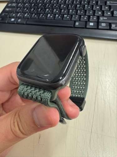 Apple Watch SE 44mm (96 battery health)