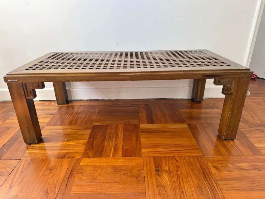 SOLID WOOD COFFEE TABLE