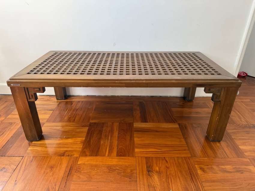 SOLID WOOD COFFEE TABLE
