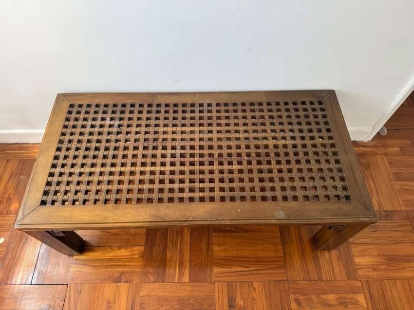 SOLID WOOD COFFEE TABLE