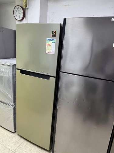 Fridge in very good working condition like