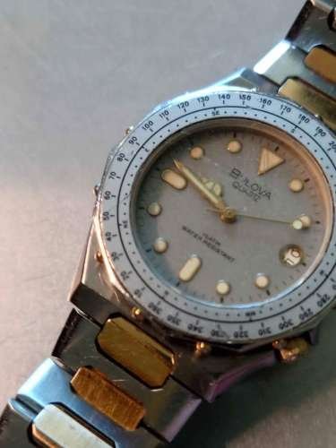 VINTAGE Bulova Quartz Diver 33mm