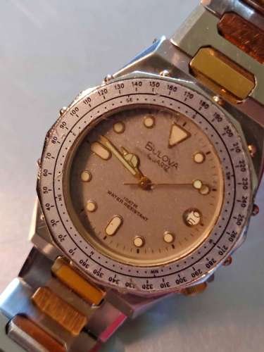 VINTAGE Bulova Quartz Diver 33mm