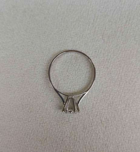 14K White Gold Diamond Ring
