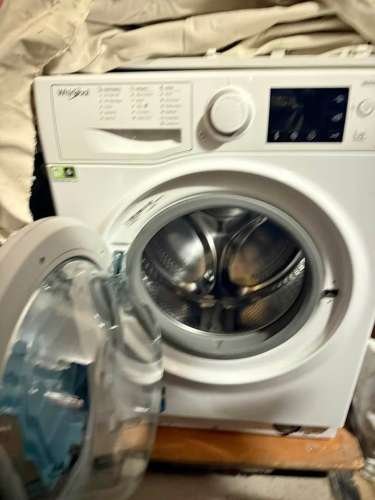 Whirlpool 7kg inverter washing machine with a white body
