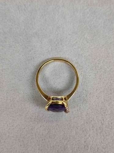 18K Yellow Gold Amethyst with Diamonds Ring