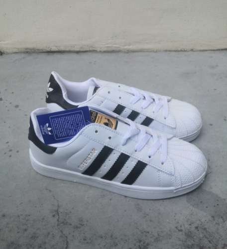Adidas Superstar
