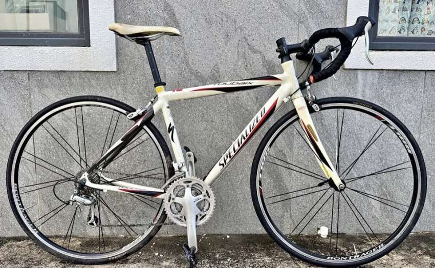 SPECIALIZED ROUBAIX Road bike