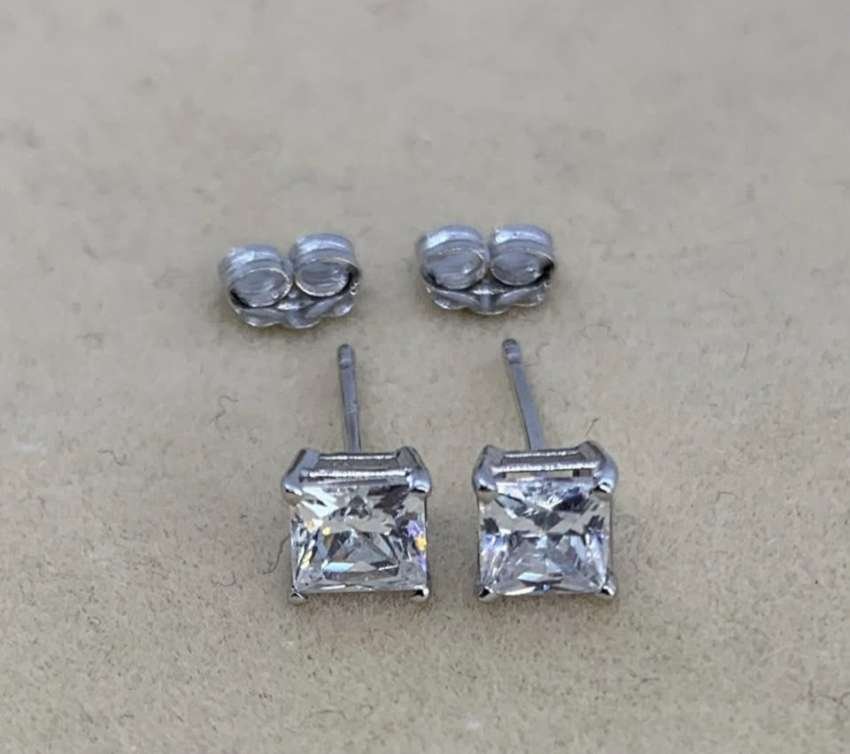 9k 4mm 9K white gold 4mm CZ