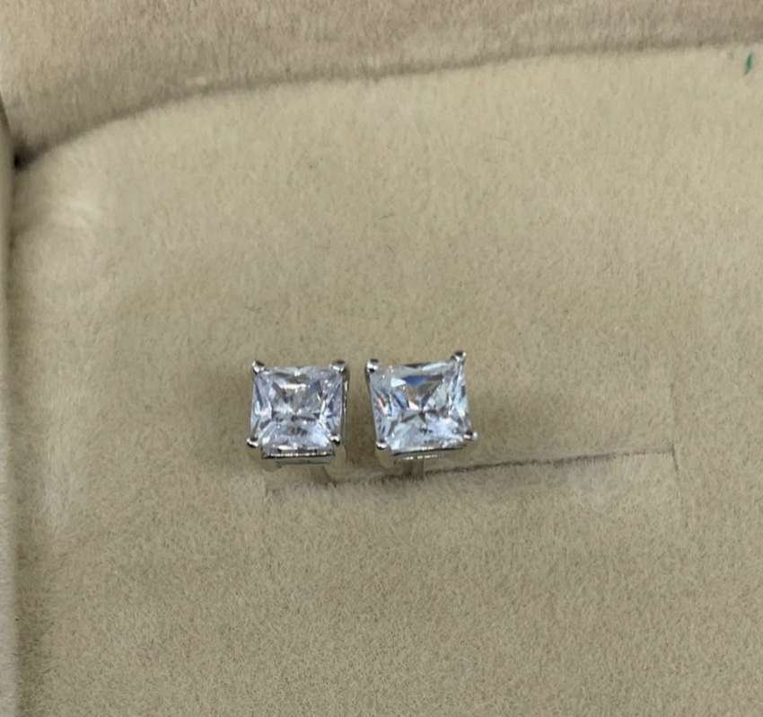 9k 4mm 9K white gold 4mm CZ