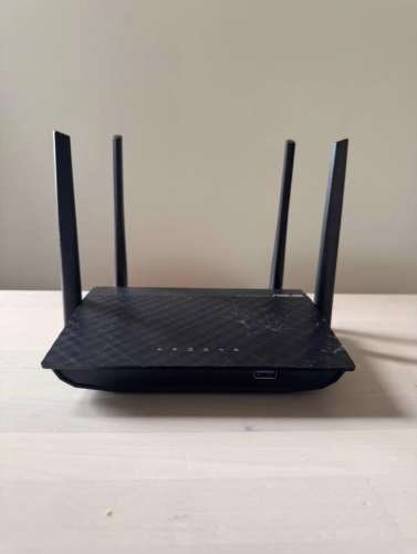 AC1300 Dual Band Gigabit WiFi Router