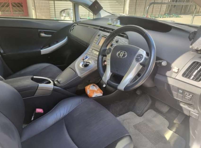 2012 Toyota prius 18