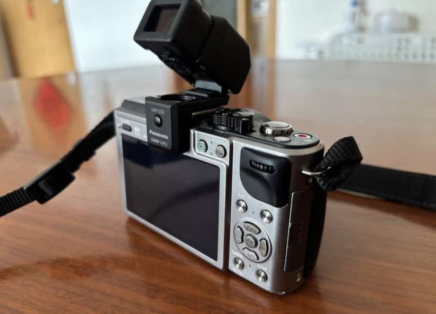 Panasonic LUMIX GX1 mirrorless 