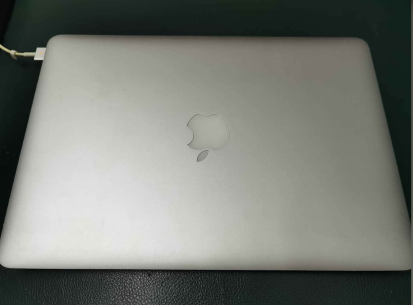 Macbook 2015 almost new condition 512 GB