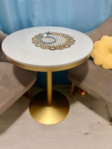 coffee table and chairs new condition 95 new
